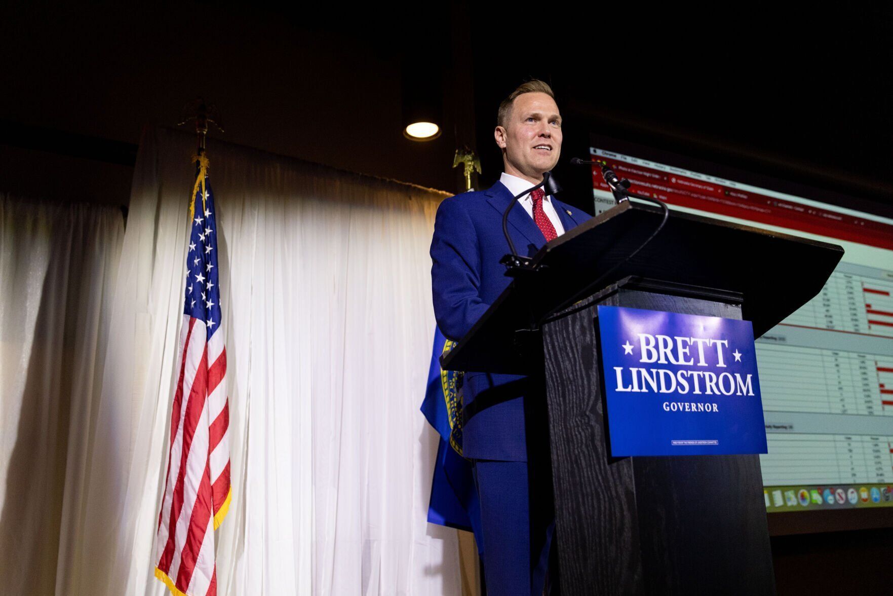 051122-owh-new-govrace-ar13.JPG